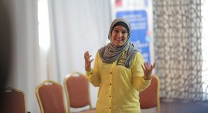 Rawya Al Farra during a training session on the Art of Facilitation and dialogue. Photo by Mohammad Al Majdalawi for UNDP, July 2018.