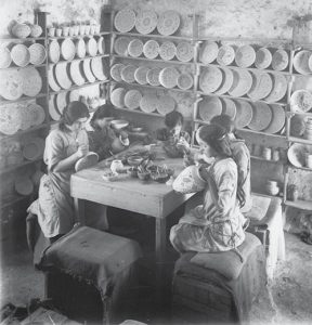 Ohannessian “Dome of the Rock Tiles” workshop, Via Dolorosa, Jerusalem, ca. 1920. Photo: American Colony Photo Dept., Library of Congress, Washington, D.C.