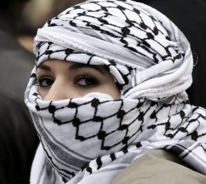 Woman_wearing_Keffiyeh